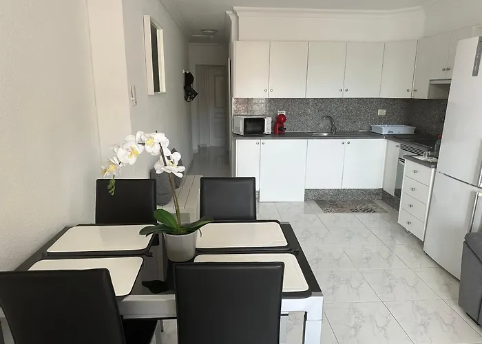 Castle Harbour Apartment